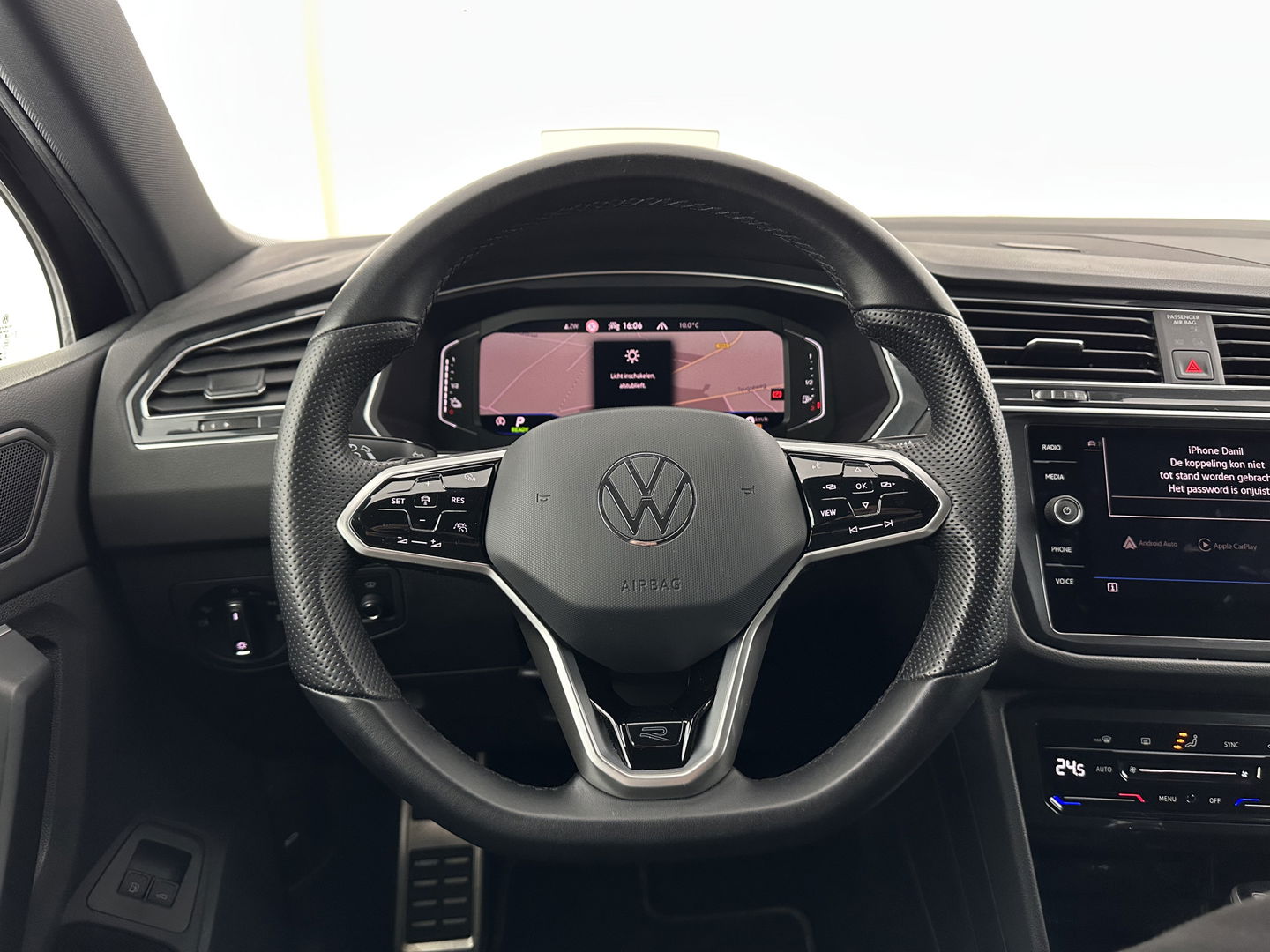 Volkswagen Tiguan 1.4 TSI Black-Style R-Line Business eHybrid ( Plug-in ) (INCL-BTW) *HEAD-UP | FULL-LED | ADAPTIVE-CRUISE | TOPVIEW | KEYLESS | DIGI-COCKPIT | HEATED-COMFORTSEATS | NAVI-FULLMAP | DAB+ | PRIVACYGLASS | ECC | CARPLAY | PDC | 20''ALU