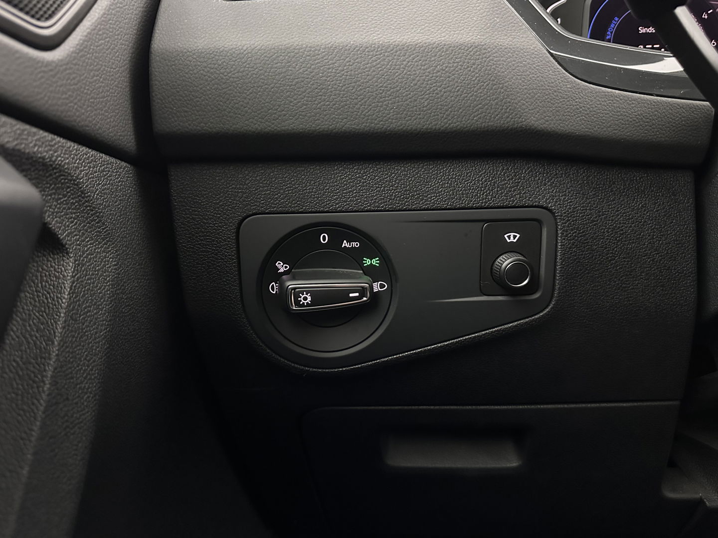 Volkswagen Tiguan 1.4 TSI Black-Style R-Line Business eHybrid ( Plug-in ) (INCL-BTW) *HEAD-UP | FULL-LED | ADAPTIVE-CRUISE | TOPVIEW | KEYLESS | DIGI-COCKPIT | HEATED-COMFORTSEATS | NAVI-FULLMAP | DAB+ | PRIVACYGLASS | ECC | CARPLAY | PDC | 20''ALU