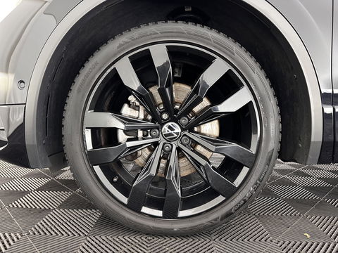 Volkswagen Tiguan 1.4 TSI Black-Style R-Line Business eHybrid ( Plug-in ) (INCL-BTW) *HEAD-UP | FULL-LED | ADAPTIVE-CRUISE | TOPVIEW | KEYLESS | DIGI-COCKPIT | HEATED-COMFORTSEATS | NAVI-FULLMAP | DAB+ | PRIVACYGLASS | ECC | CARPLAY | PDC | 20''ALU