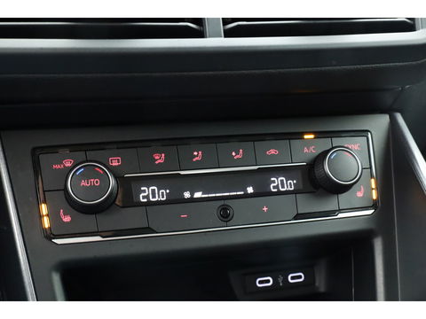 Volkswagen Polo 1.0 TSI Highline DSG | Camera | Adapt. Cruise | All Season | Navi | LED | PDC | Stoelverw.