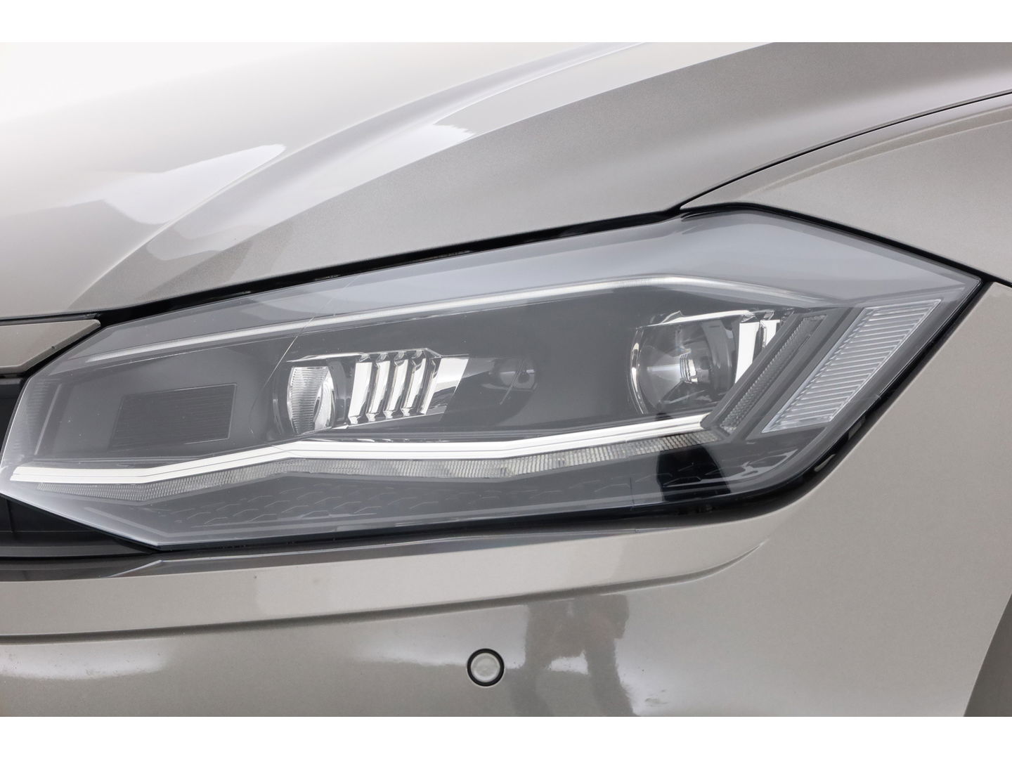 Volkswagen Polo 1.0 TSI Highline DSG | Camera | Adapt. Cruise | All Season | Navi | LED | PDC | Stoelverw.