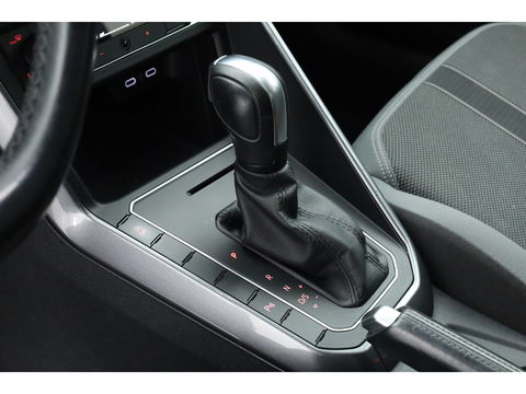 Volkswagen Polo 1.0 TSI Highline DSG | Camera | Adapt. Cruise | All Season | Navi | LED | PDC | Stoelverw.