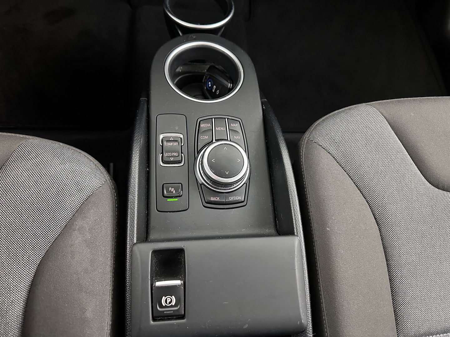 BMW i3 Basis 120Ah Sport 42 kWh [ 3-Fase-11kW ] {SOH-100%} (INCL-BTW) *HEATPUMP | FULL-LED | NAVI-FULLMAP | KEYLESS | COMFORTSEATS | ECC | CCS-FASTLOADER | PDC | DIGI-COCKPIT | CRUISE | 20''ALU*