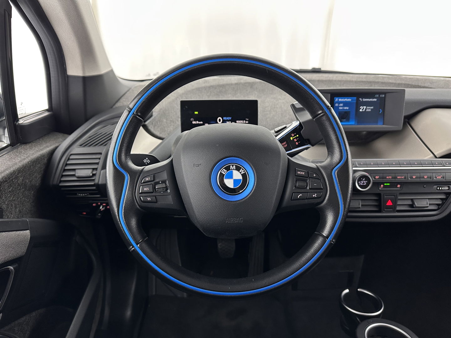 BMW i3 Basis 120Ah Sport 42 kWh [ 3-Fase-11kW ] {SOH-100%} (INCL-BTW) *HEATPUMP | FULL-LED | NAVI-FULLMAP | KEYLESS | COMFORTSEATS | ECC | CCS-FASTLOADER | PDC | DIGI-COCKPIT | CRUISE | 20''ALU*