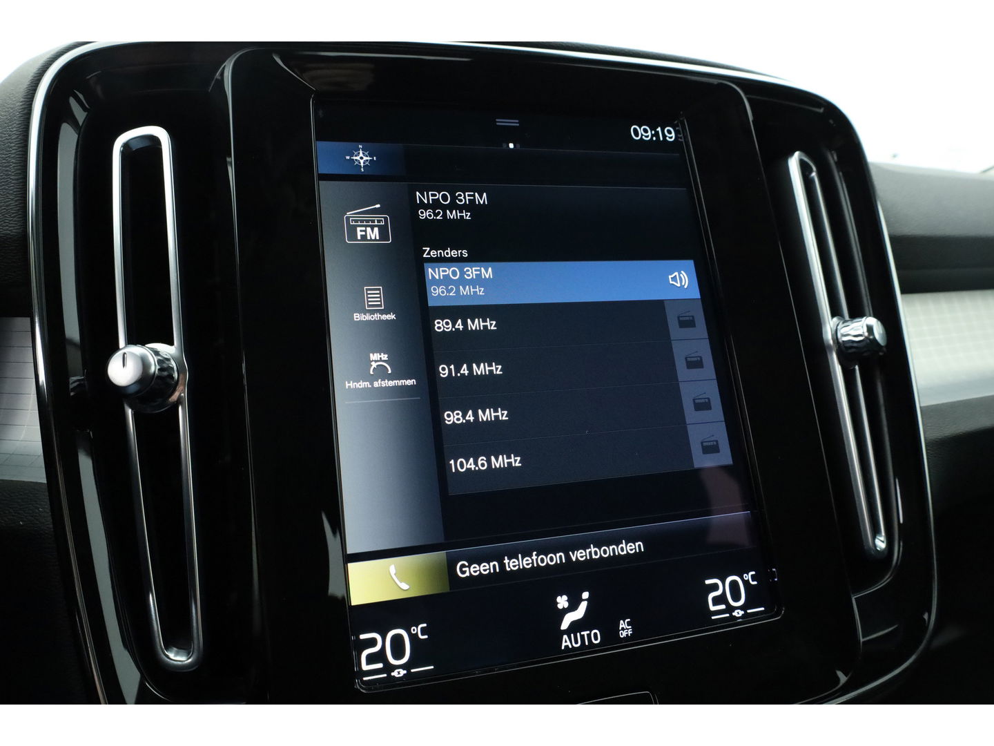 Volvo XC40 1.5 T3 Business | Navi | Elek. Trekhaak | All Seasons | Cruise Ctrl | Elek. Achterklep | CarPlay