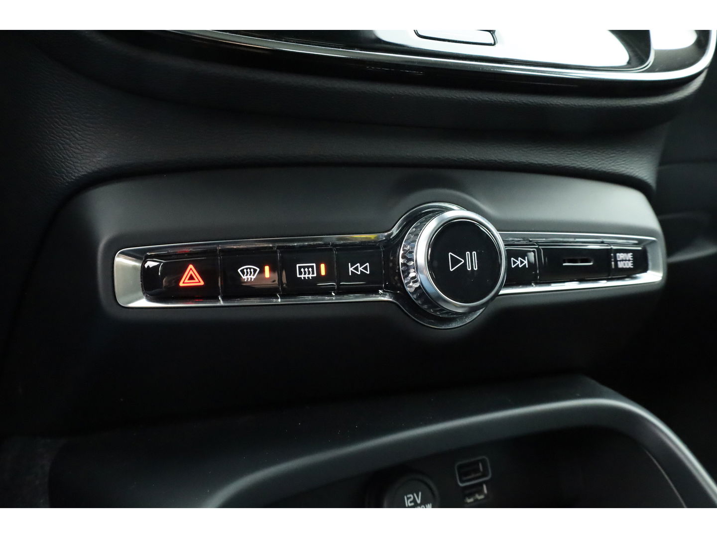 Volvo XC40 1.5 T3 Business | Navi | Elek. Trekhaak | All Seasons | Cruise Ctrl | Elek. Achterklep | CarPlay