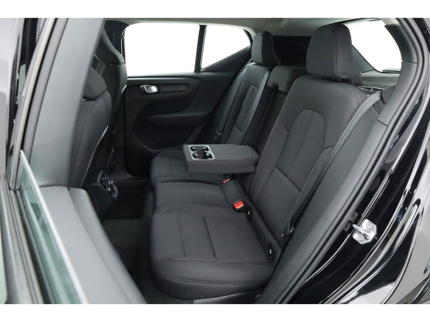 Volvo XC40 1.5 T3 Business | Navi | Elek. Trekhaak | All Seasons | Cruise Ctrl | Elek. Achterklep | CarPlay