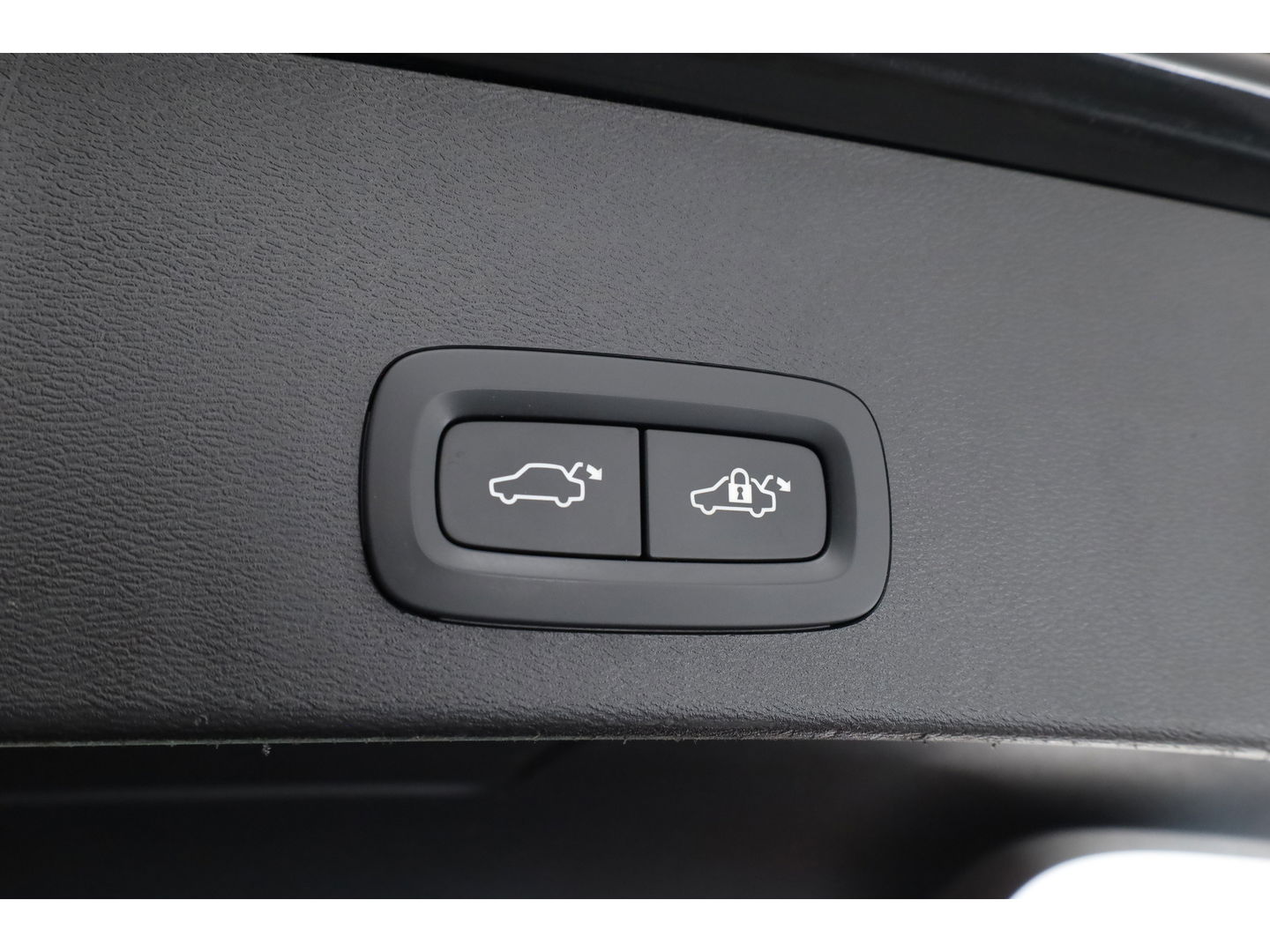 Volvo XC40 1.5 T3 Business | Navi | Elek. Trekhaak | All Seasons | Cruise Ctrl | Elek. Achterklep | CarPlay