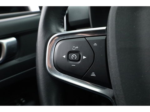 Volvo XC40 1.5 T3 Business | Navi | Elek. Trekhaak | All Seasons | Cruise Ctrl | Elek. Achterklep | CarPlay