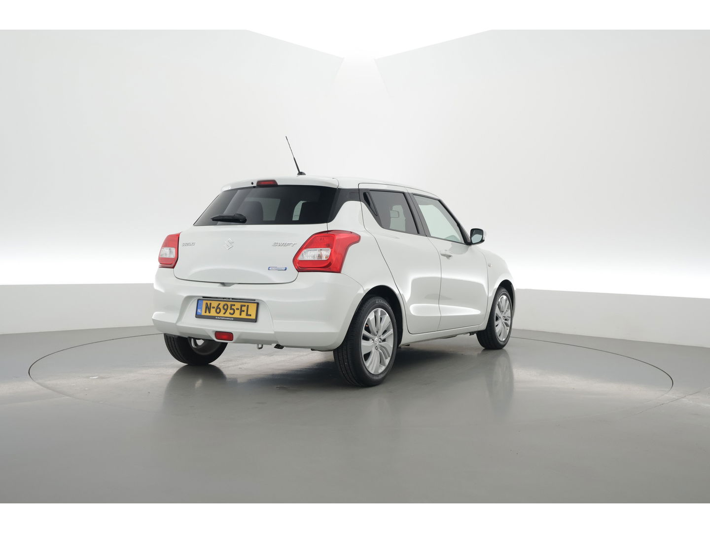 Suzuki Swift 1.2 Stijl Smart Hybrid | Apple CarPlay & Android auto | Camera | Stoelverw. | DAB | 16''
