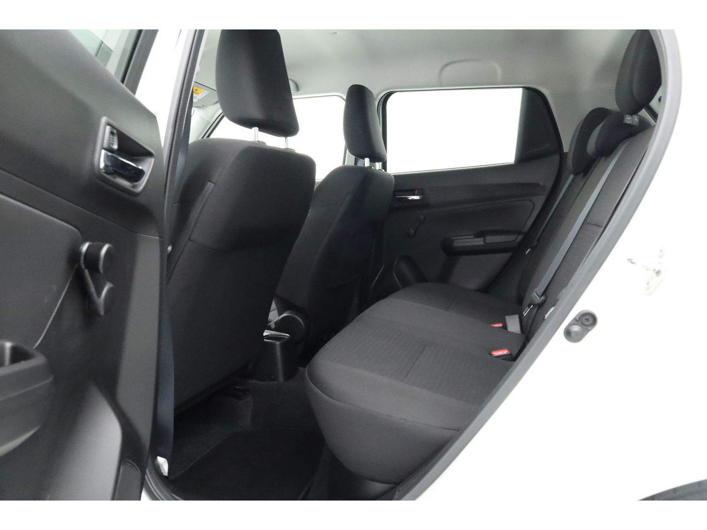 Suzuki Swift 1.2 Stijl Smart Hybrid | Apple CarPlay & Android auto | Camera | Stoelverw. | DAB | 16''