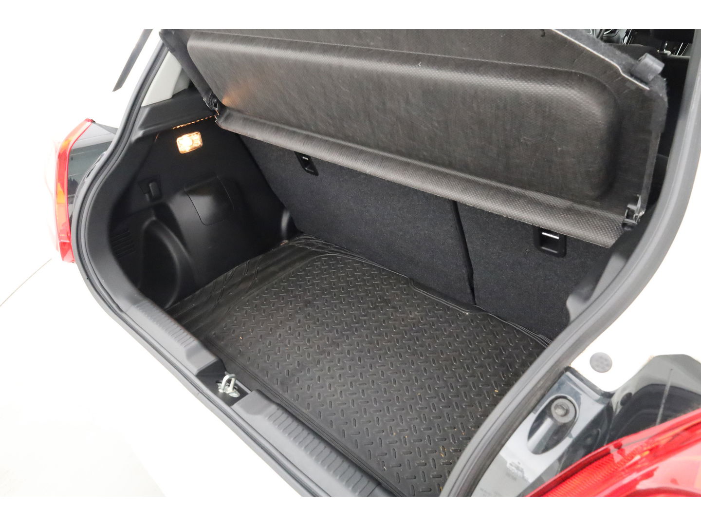 Suzuki Swift 1.2 Stijl Smart Hybrid | Apple CarPlay & Android auto | Camera | Stoelverw. | DAB | 16''