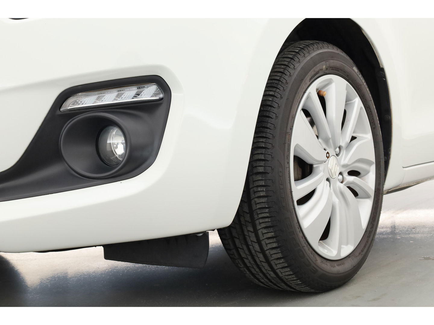 Suzuki Swift 1.2 Stijl Smart Hybrid | Apple CarPlay & Android auto | Camera | Stoelverw. | DAB | 16''