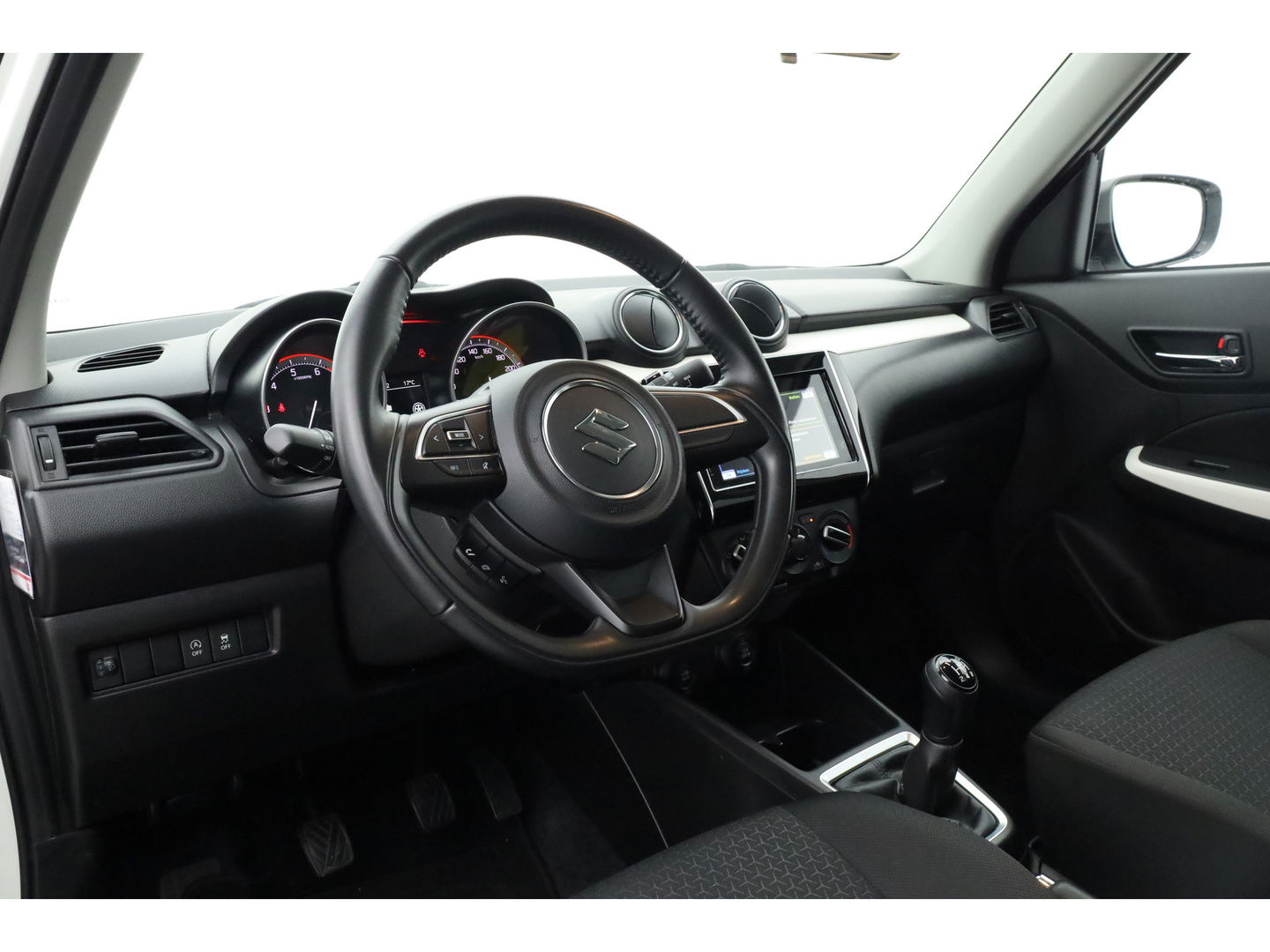 Suzuki Swift 1.2 Stijl Smart Hybrid | Apple CarPlay & Android auto | Camera | Stoelverw. | DAB | 16''