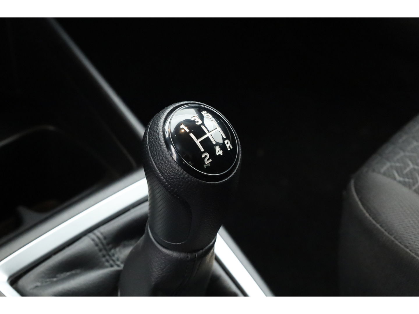 Suzuki Swift 1.2 Stijl Smart Hybrid | Apple CarPlay & Android auto | Camera | Stoelverw. | DAB | 16''