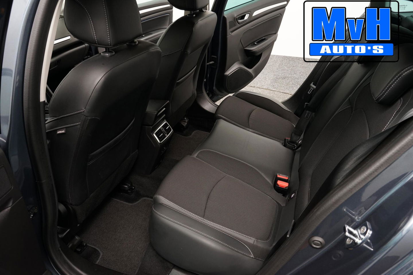 Renault Megane E-Tech Estate 1.6 Plug-In Hybrid 160 Intens