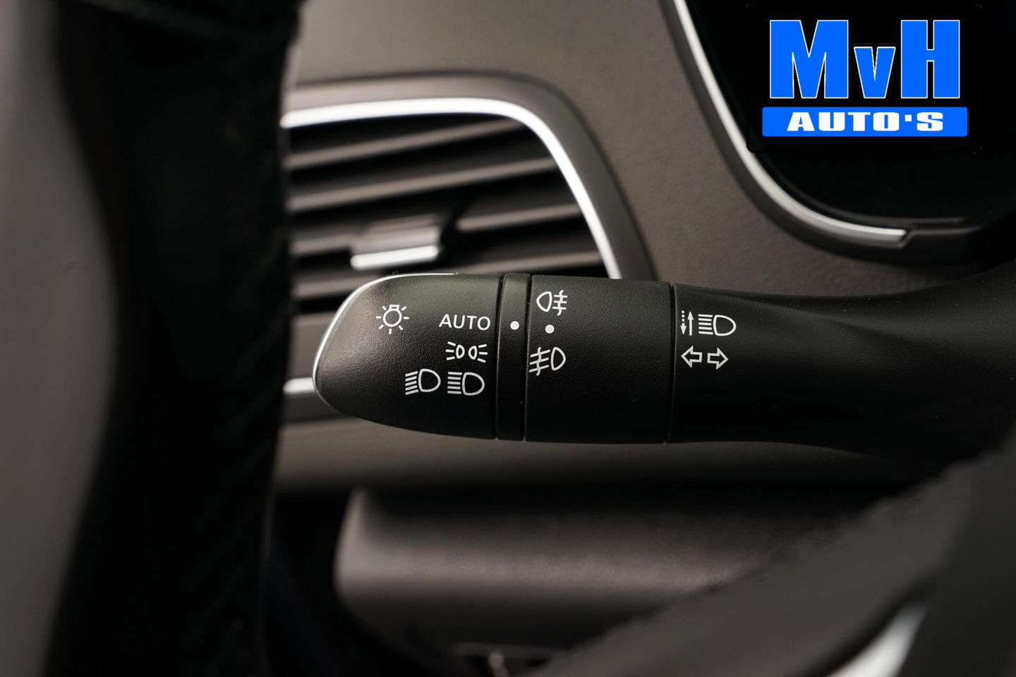 Renault Megane E-Tech Estate 1.6 Plug-In Hybrid 160 Intens