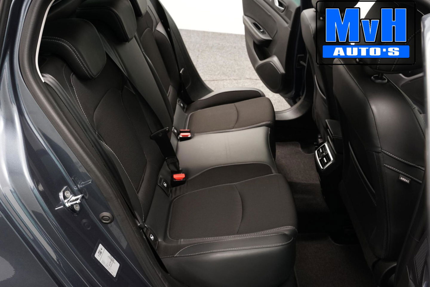 Renault Megane E-Tech Estate 1.6 Plug-In Hybrid 160 Intens