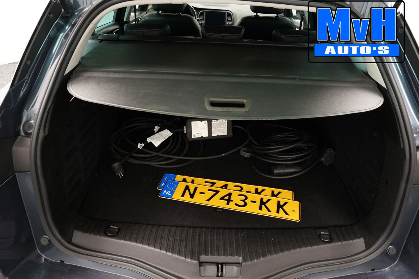 Renault Megane E-Tech Estate 1.6 Plug-In Hybrid 160 Intens