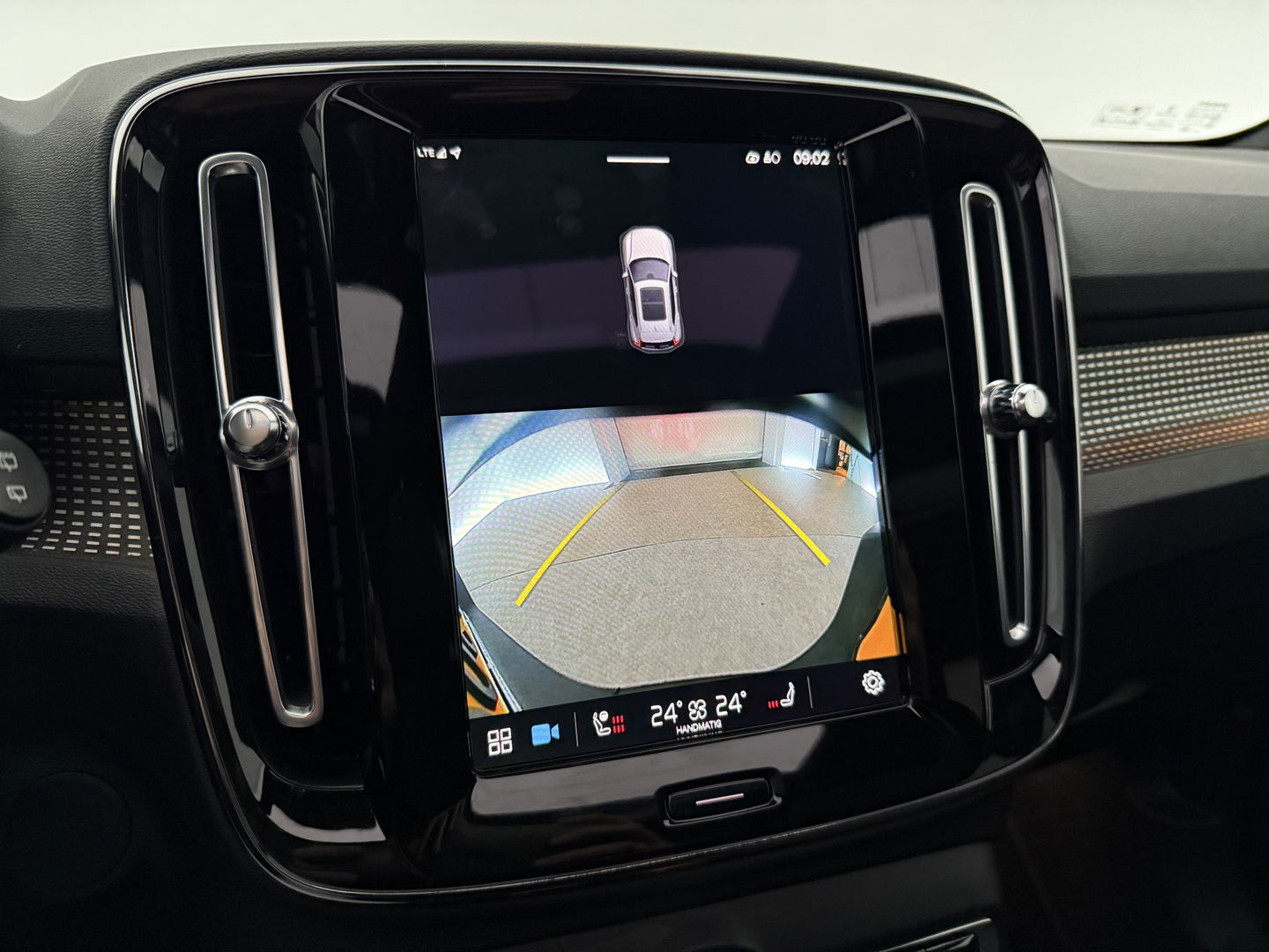 Volvo XC40 Recharge Pure Electric 69 kWh | SOH 94% | Snelladen | H/K | Pano | Memory | 360° | Virtual | Stoel/Stuur verw. | Trekh. | Adap. Cruise | Carplay | NAP