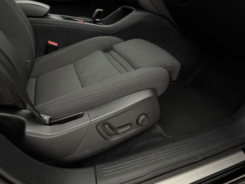 Volvo XC40 Recharge Pure Electric 69 kWh | SOH 94% | Snelladen | H/K | Pano | Memory | 360° | Virtual | Stoel/Stuur verw. | Trekh. | Adap. Cruise | Carplay | NAP