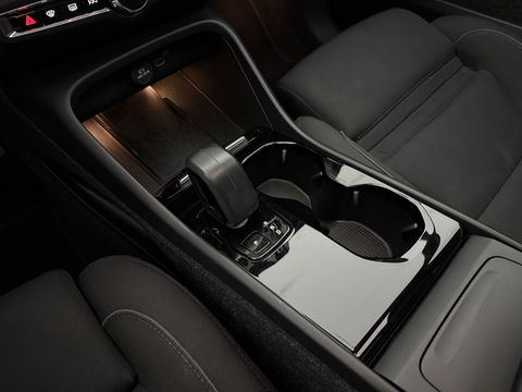 Volvo XC40 Recharge Pure Electric 69 kWh | SOH 94% | Snelladen | H/K | Pano | Memory | 360° | Virtual | Stoel/Stuur verw. | Trekh. | Adap. Cruise | Carplay | NAP