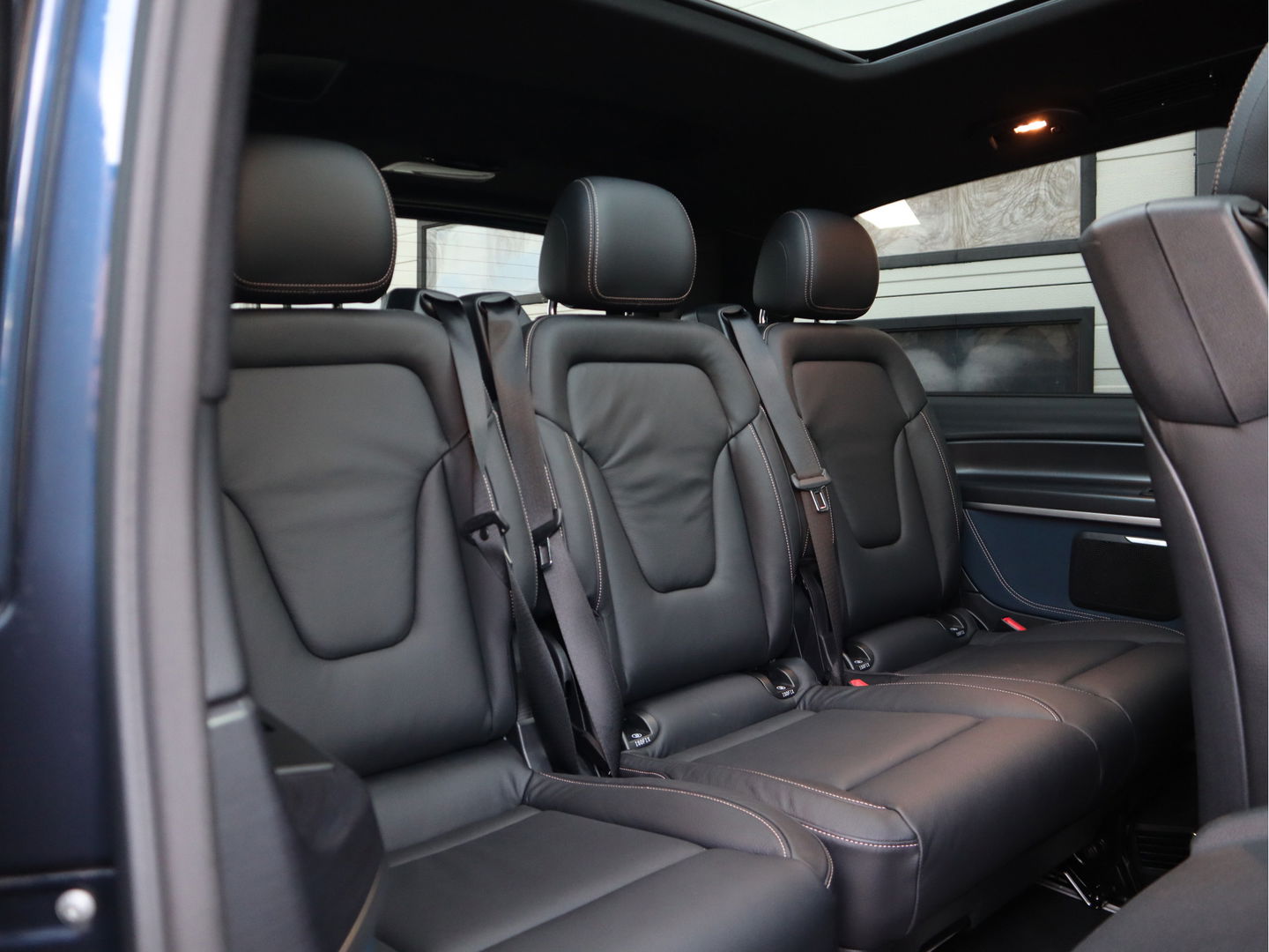 Mercedes-Benz EQV 300 90 kWh Soh 97,3 % - 8 Peroons - Vol Opties - Pano - Luchtvering - Leder