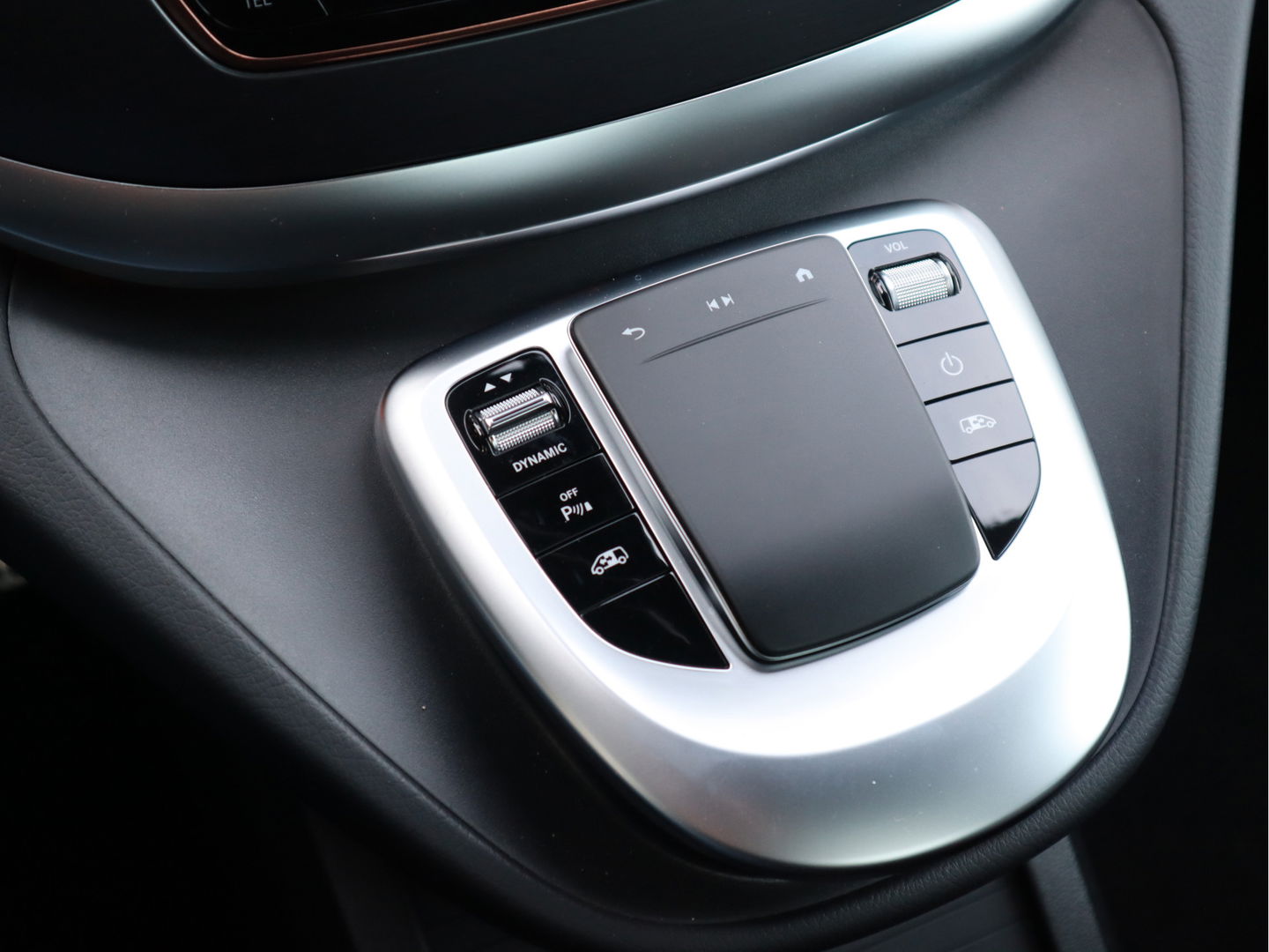 Mercedes-Benz EQV 300 90 kWh Soh 97,3 % - 8 Peroons - Vol Opties - Pano - Luchtvering - Leder