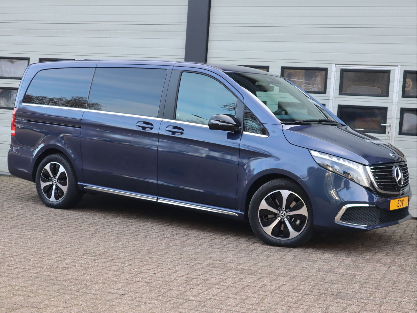 Mercedes-Benz EQV 300 90 kWh Soh 97,3 % - 8 Peroons - Vol Opties - Pano - Luchtvering - Leder