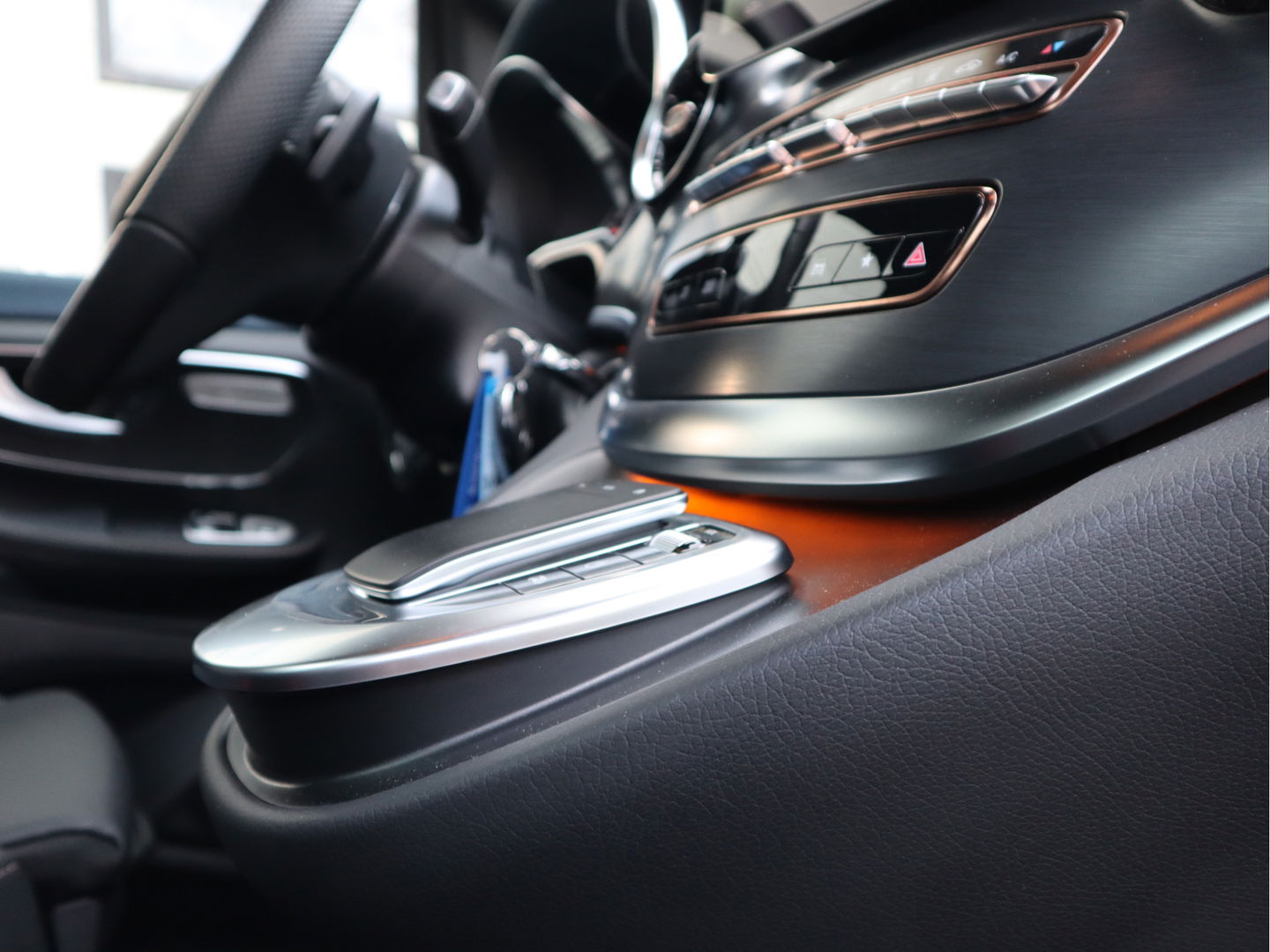 Mercedes-Benz EQV 300 90 kWh Soh 97,3 % - 8 Peroons - Vol Opties - Pano - Luchtvering - Leder