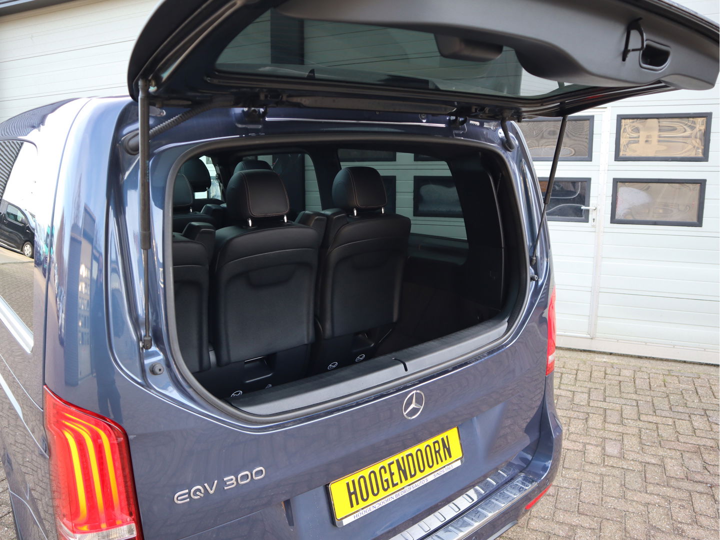 Mercedes-Benz EQV 300 90 kWh Soh 97,3 % - 8 Peroons - Vol Opties - Pano - Luchtvering - Leder