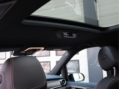 Mercedes-Benz EQV 300 90 kWh Soh 97,3 % - 8 Peroons - Vol Opties - Pano - Luchtvering - Leder
