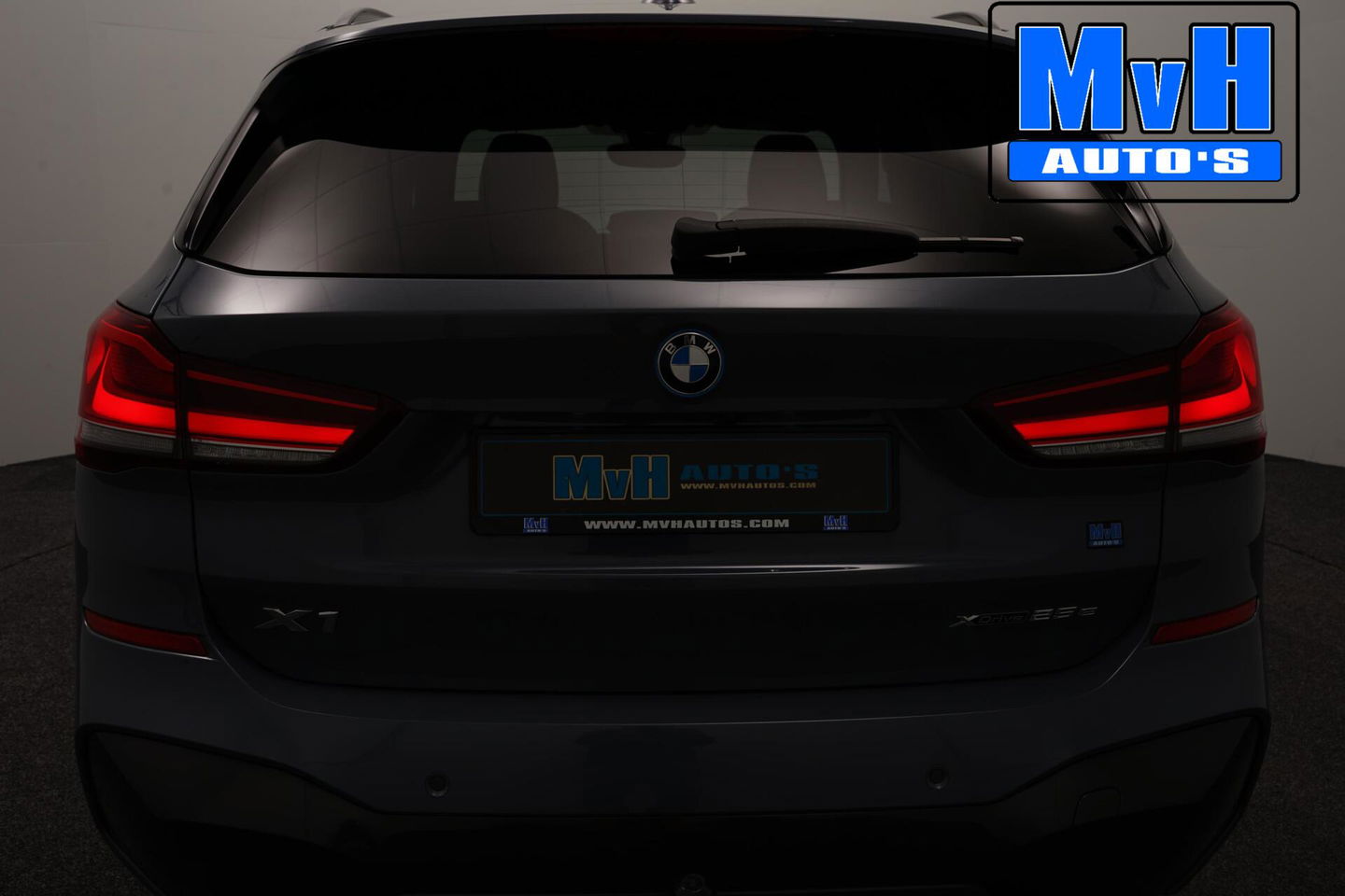 BMW X1 xDrive25e High Executive|///M-SPORT|TREKH|SPORTSTOEL