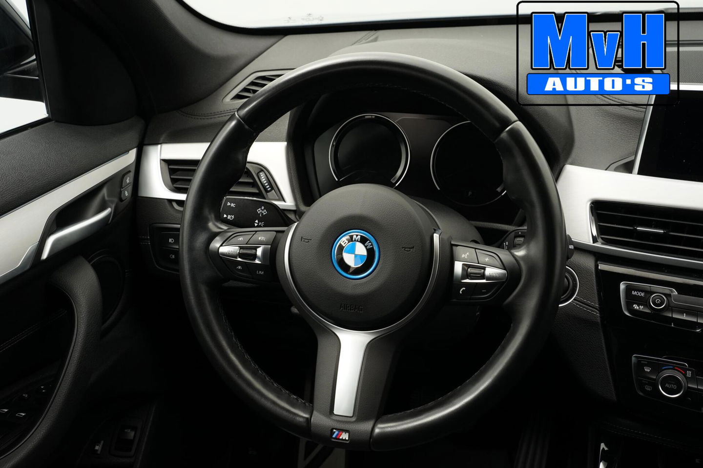 BMW X1 xDrive25e High Executive|///M-SPORT|TREKH|SPORTSTOEL