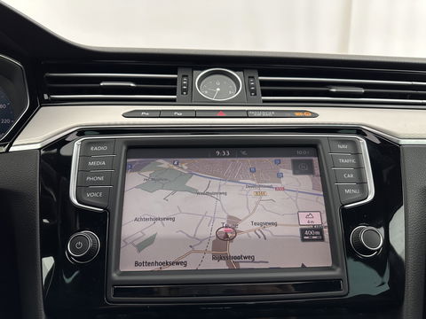 Volkswagen Passat Variant 1.4 TSI GTE Connected Series Plus Aut. *PANO | LEATHER | FULL-LED | CAMERA | NAVI-FULLMAP | ADAPTIVE-CRUISE | HEATED-ERGONOMIC-SPORTSEATS | KEYLESS | PDC | ECC | PRIVACYGLASS | AMBIENTLIGHT | KEYLESS | 18''ALU*