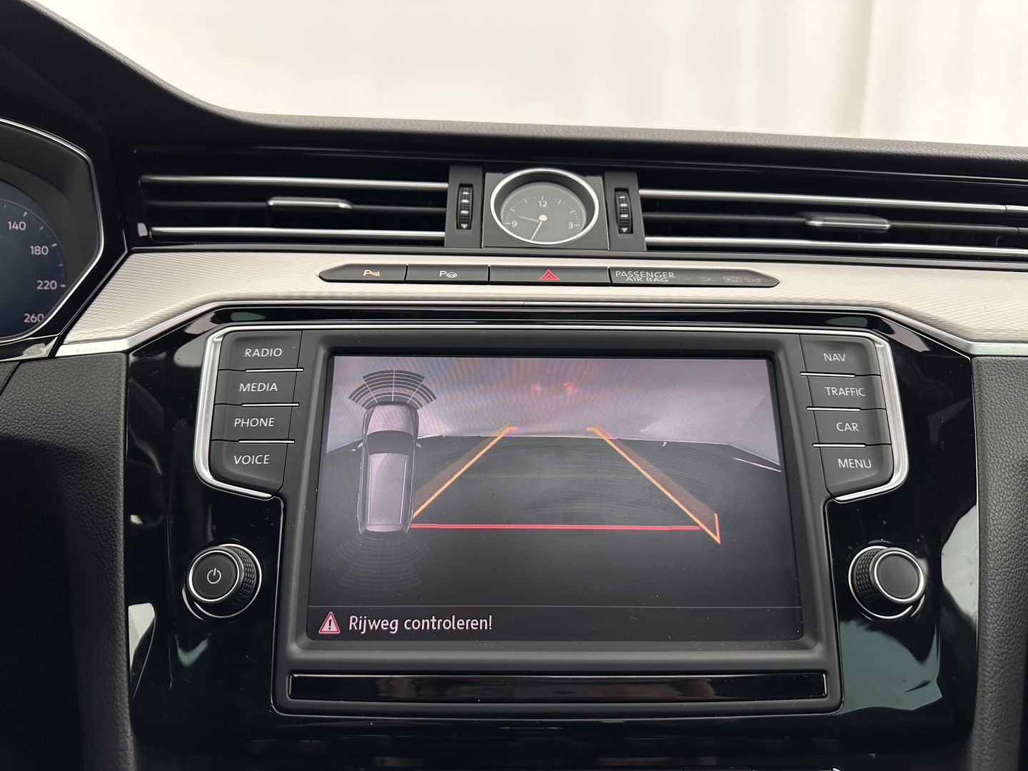 Volkswagen Passat Variant 1.4 TSI GTE Connected Series Plus Aut. *PANO | LEATHER | FULL-LED | CAMERA | NAVI-FULLMAP | ADAPTIVE-CRUISE | HEATED-ERGONOMIC-SPORTSEATS | KEYLESS | PDC | ECC | PRIVACYGLASS | AMBIENTLIGHT | KEYLESS | 18''ALU*