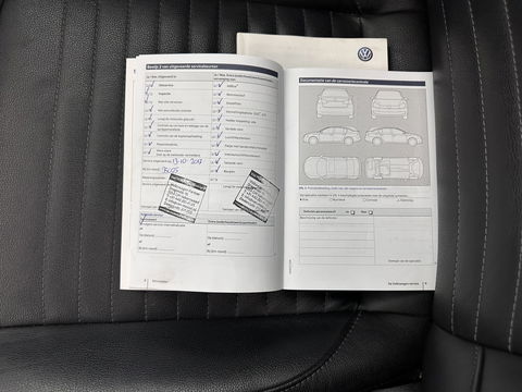 Volkswagen Passat Variant 1.4 TSI GTE Connected Series Plus Aut. *PANO | LEATHER | FULL-LED | CAMERA | NAVI-FULLMAP | ADAPTIVE-CRUISE | HEATED-ERGONOMIC-SPORTSEATS | KEYLESS | PDC | ECC | PRIVACYGLASS | AMBIENTLIGHT | KEYLESS | 18''ALU*