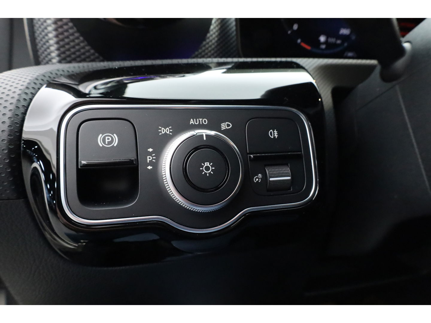 Mercedes-Benz A-Klasse 250 e Business Solution Luxury Limited | Elek. Trekhaak | Leder | Stoelverw. | Navi | Camera | All Season | Cruise Control | 17''