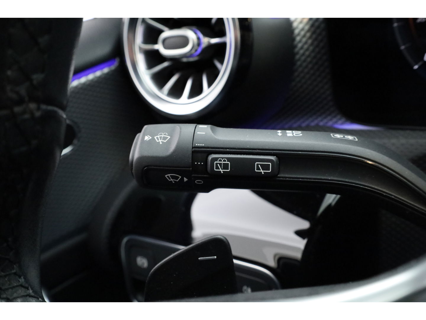 Mercedes-Benz A-Klasse 250 e Business Solution Luxury Limited | Elek. Trekhaak | Leder | Stoelverw. | Navi | Camera | All Season | Cruise Control | 17''