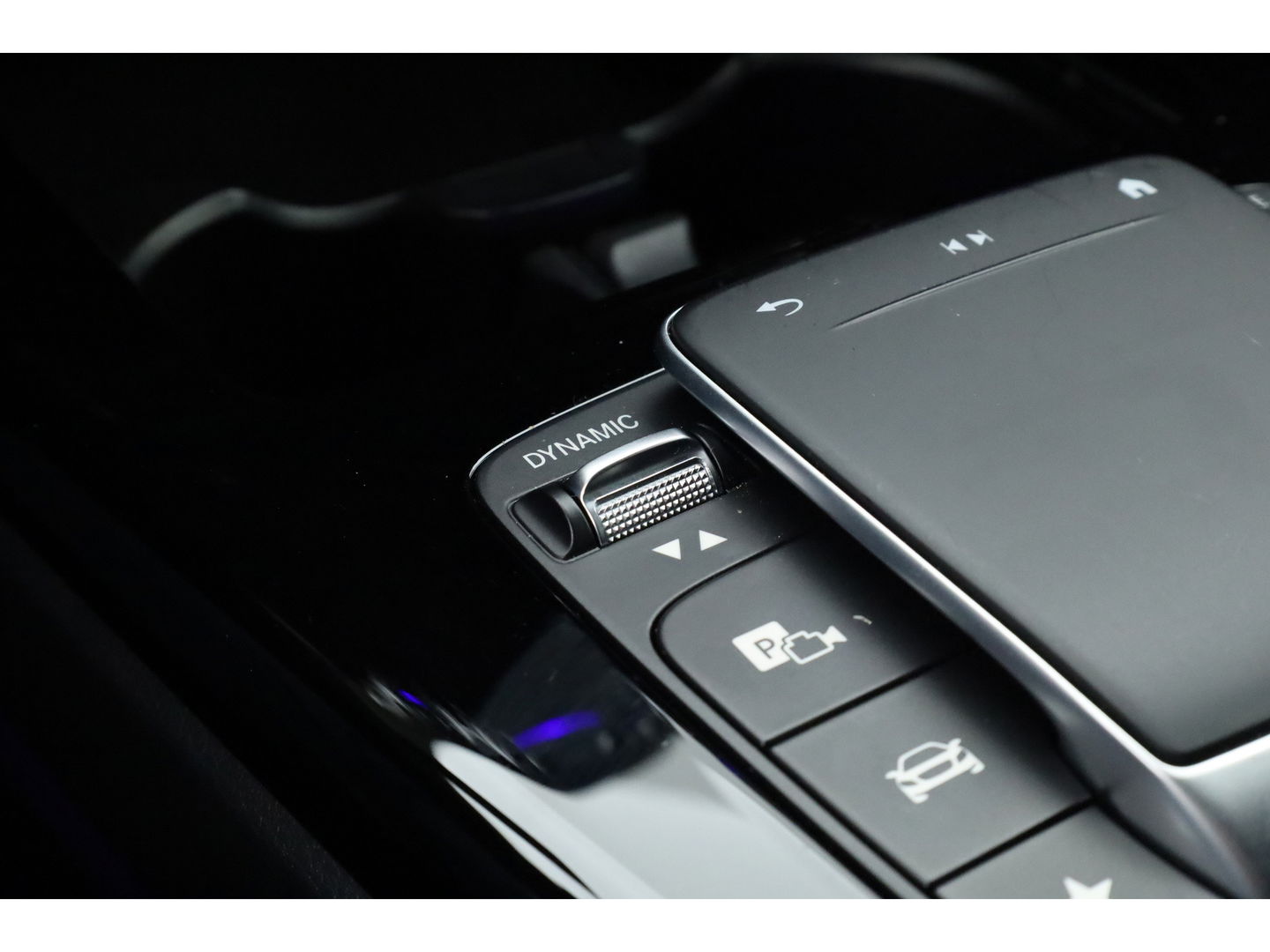 Mercedes-Benz A-Klasse 250 e Business Solution Luxury Limited | Elek. Trekhaak | Leder | Stoelverw. | Navi | Camera | All Season | Cruise Control | 17''