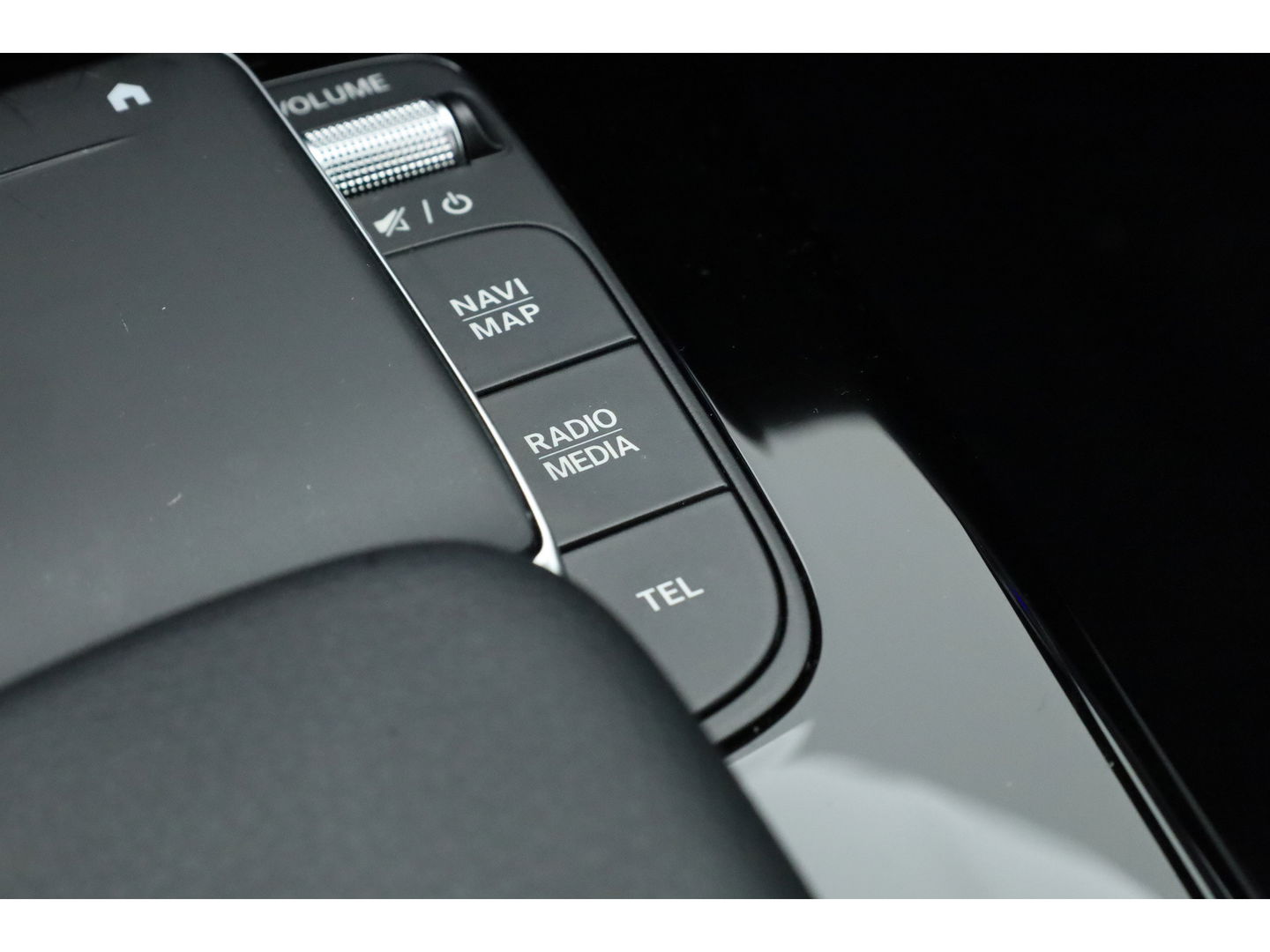 Mercedes-Benz A-Klasse 250 e Business Solution Luxury Limited | Elek. Trekhaak | Leder | Stoelverw. | Navi | Camera | All Season | Cruise Control | 17''