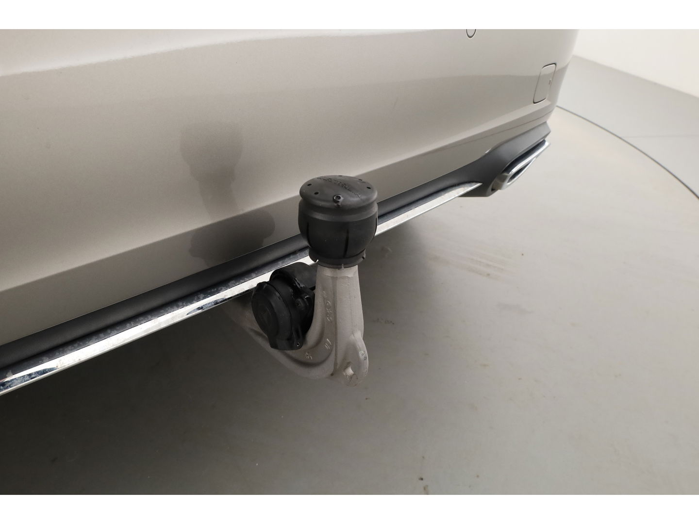 Mercedes-Benz A-Klasse 250 e Business Solution Luxury Limited | Elek. Trekhaak | Leder | Stoelverw. | Navi | Camera | All Season | Cruise Control | 17''