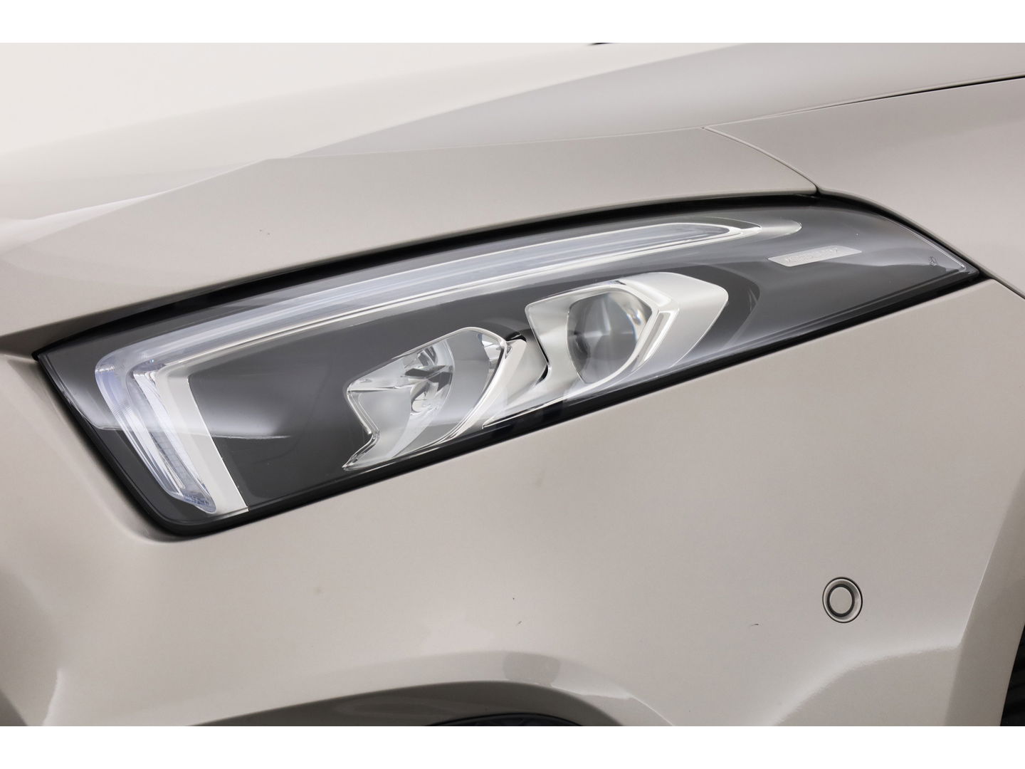 Mercedes-Benz A-Klasse 250 e Business Solution Luxury Limited | Elek. Trekhaak | Leder | Stoelverw. | Navi | Camera | All Season | Cruise Control | 17''