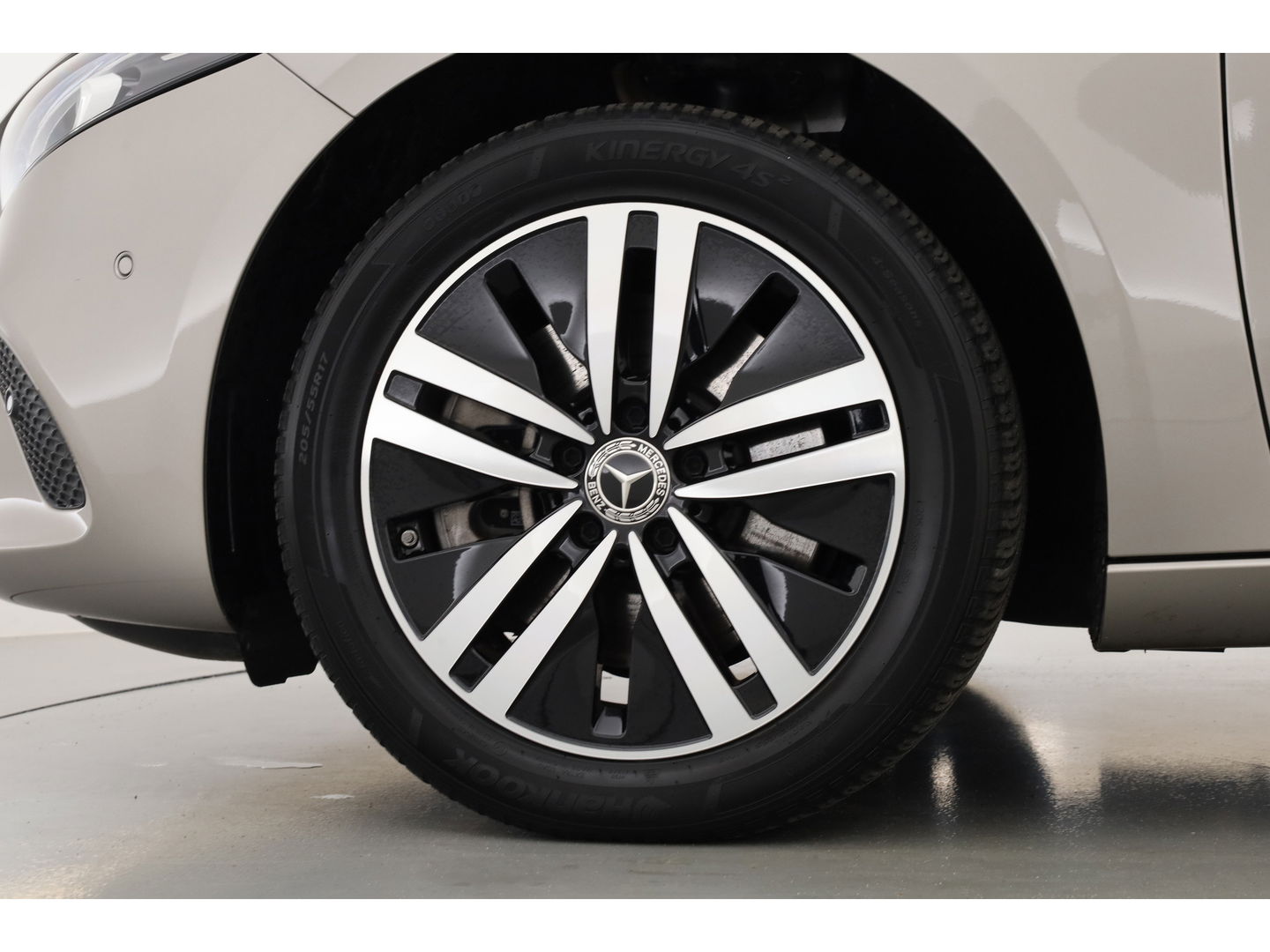 Mercedes-Benz A-Klasse 250 e Business Solution Luxury Limited | Elek. Trekhaak | Leder | Stoelverw. | Navi | Camera | All Season | Cruise Control | 17''