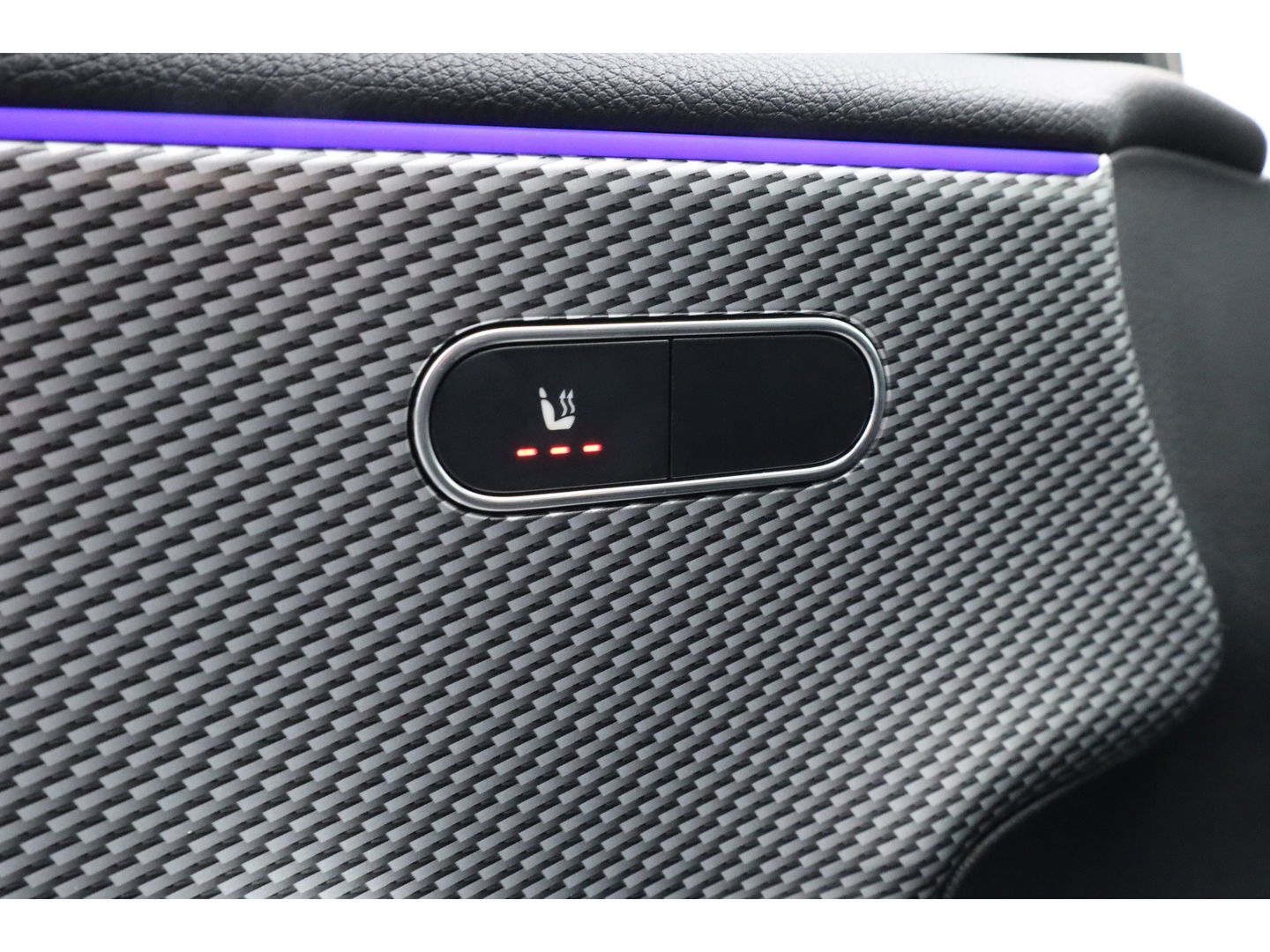 Mercedes-Benz A-Klasse 250 e Business Solution Luxury Limited | Elek. Trekhaak | Leder | Stoelverw. | Navi | Camera | All Season | Cruise Control | 17''