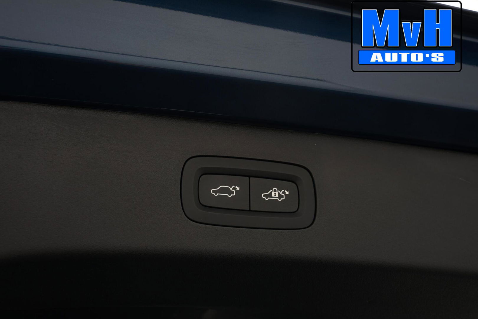 Lynk & Co 01 1.5 Hybride|FULL BLACK XL|ZWARTE.HEMEL|TREKH|NAP