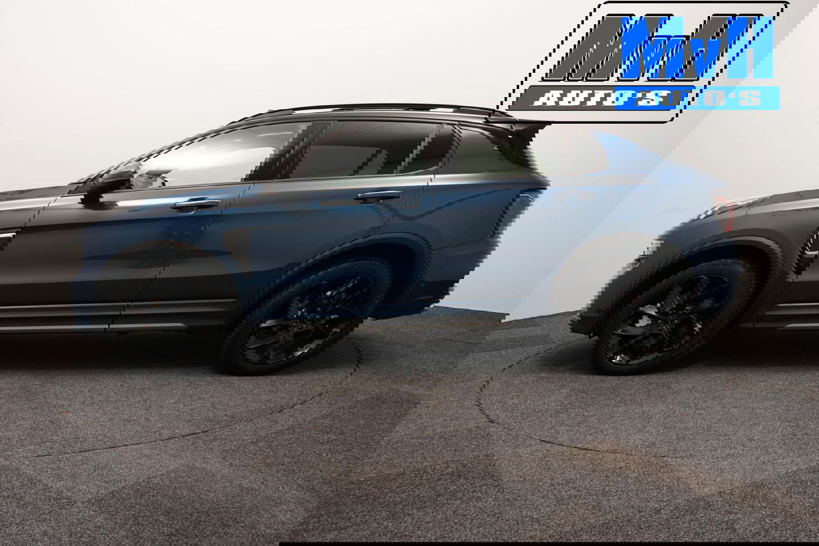 Lynk & Co 01 1.5 Hybride|FULL BLACK XL|ZWARTE.HEMEL|TREKH|NAP