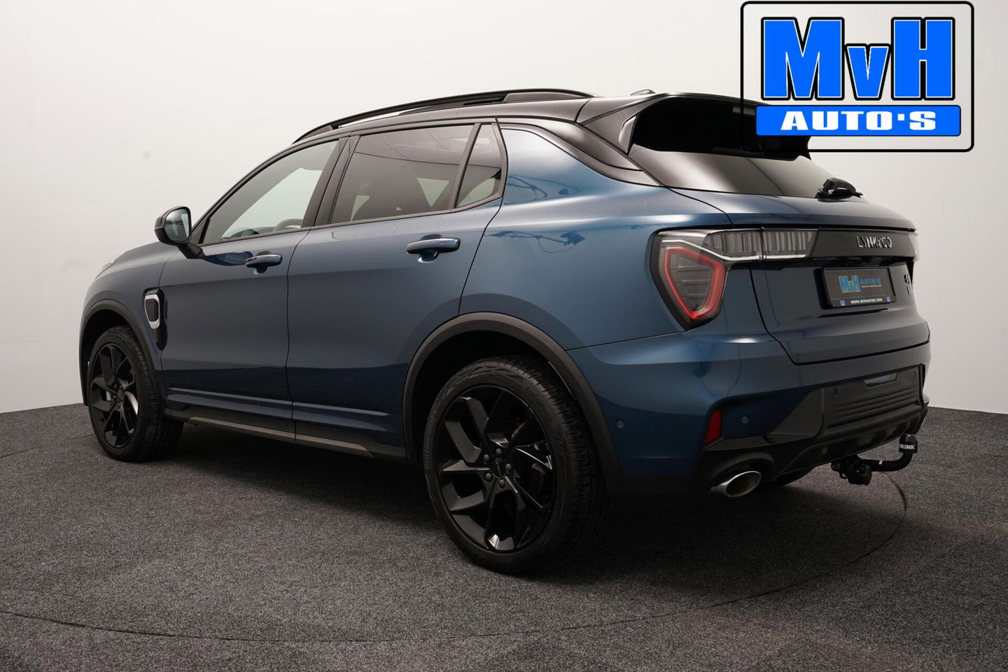 Lynk & Co 01 1.5 Hybride|FULL BLACK XL|ZWARTE.HEMEL|TREKH|NAP