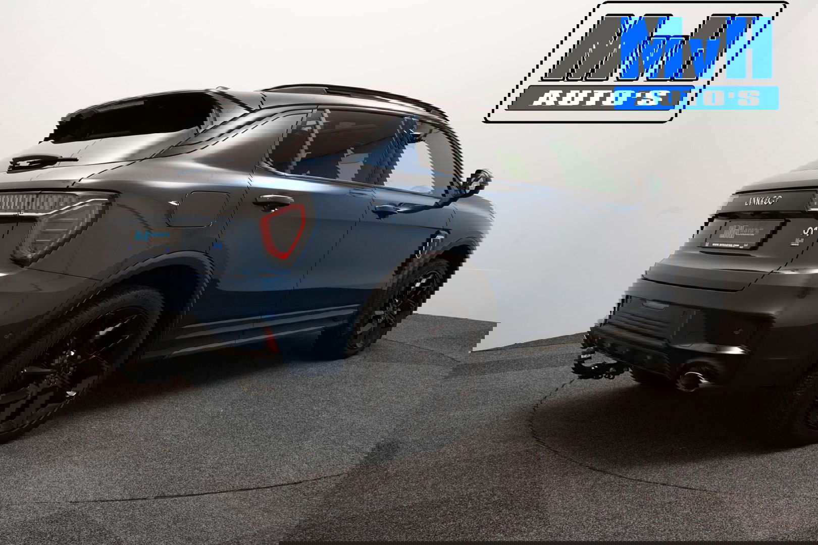 Lynk & Co 01 1.5 Hybride|FULL BLACK XL|ZWARTE.HEMEL|TREKH|NAP