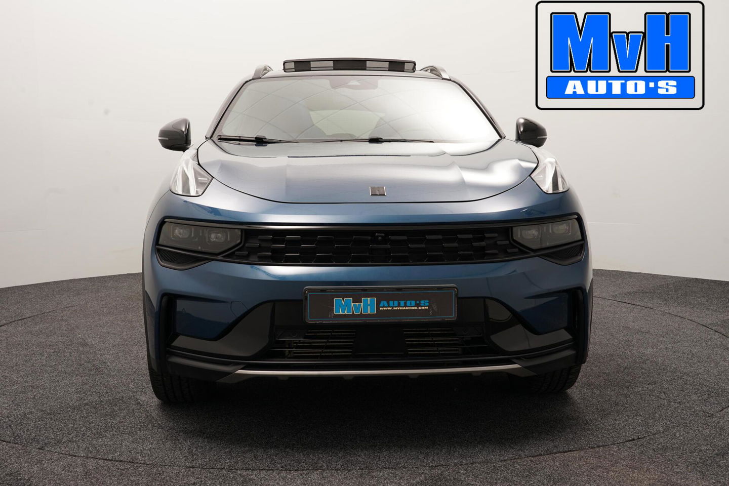 Lynk & Co 01 1.5 Hybride|FULL BLACK XL|ZWARTE.HEMEL|TREKH|NAP